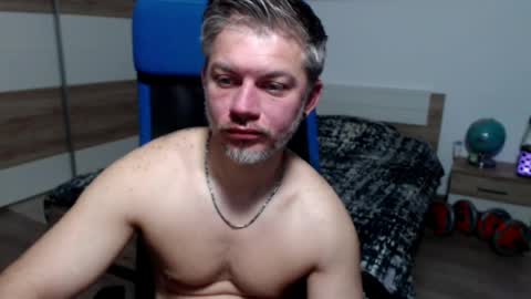 robbyshawz online show from May 4, 6:15 am