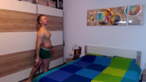 Snapshot of robbyshawz chatting on October 22, 8:29 am robbyshawz online show from October 22, 8:29 am