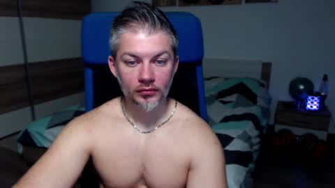 Snapshot of robbyshawz chatting on January 17, 5:21 am robbyshawz online show from January 17, 5:21 am