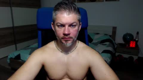 Snapshot of robbyshawz chatting on January 4, 5:27 am robbyshawz online show from January 4, 5:27 am