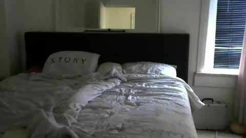 rober10000 online show from November 12, 7:58 am