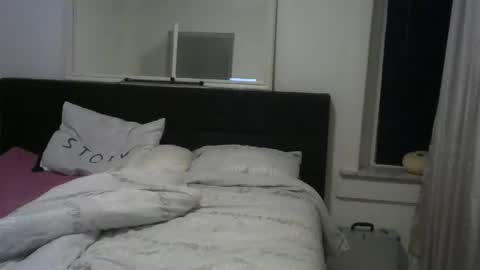 rober10000 online show from November 9, 5:33 am