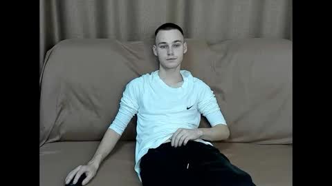 robert10211 online show from October 27, 5:37 pm