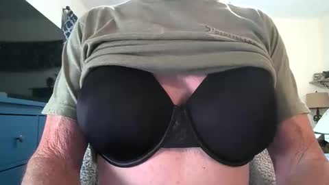 robert online show from October 23, 8:01 pm