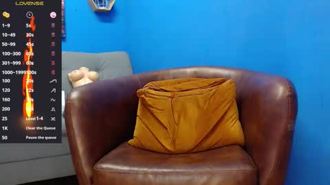 Snapshot of robert_kingg chatting on October 11, 7:51 pm robert_kingg online show from October 11, 7:51 pm