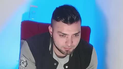 Snapshot of robert_leroy chatting on January 11, 12:01 am Stiven - online show from January 11, 12:01 am