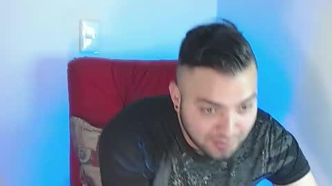 Snapshot of robert_leroy chatting on March 3, 9:39 am Stiven - online show from March 3, 9:39 am
