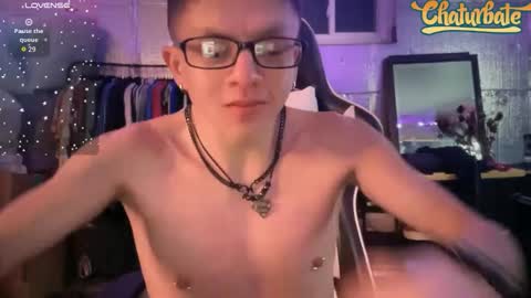 Snapshot of robertcicijr21 chatting on October 18, 12:04 am Robert Cici Jr. online show from October 18, 12:04 am