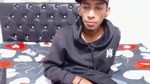 roberthycami2123 online show from January 7, 5:34 am