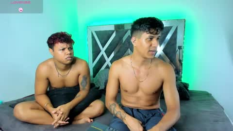 Robert Miller And Mael Thompson  online show from April 29, 8:08 am