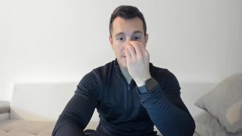 Snapshot of roberto4ever chatting on October 13, 11:05 am roberto4ever online show from October 13, 11:05 am
