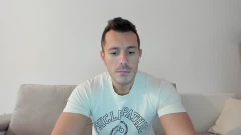 Snapshot of roberto4ever chatting on January 21, 6:56 am roberto4ever online show from January 21, 6:56 am