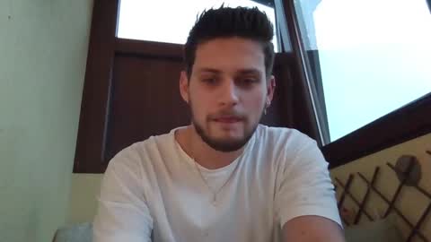 Snapshot of roberto_twink1 chatting on December 11, 5:55 am Roberto online show from December 11, 5:55 am