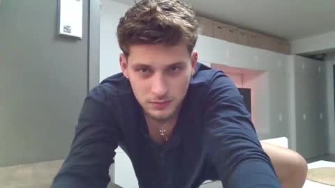 Snapshot of roberto_twink1 chatting on January 8, 5:05 pm Roberto online show from January 8, 5:05 pm