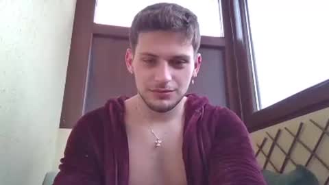Snapshot of roberto_twink1 chatting on February 17, 8:09 am Roberto online show from February 17, 8:09 am