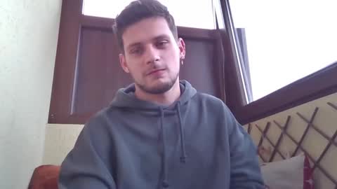 Snapshot of roberto_twink1 chatting on December 3, 7:41 am Roberto online show from December 3, 7:41 am
