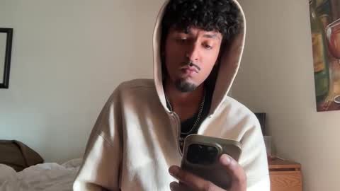 robertorno10 online show from April 15, 12:10 am