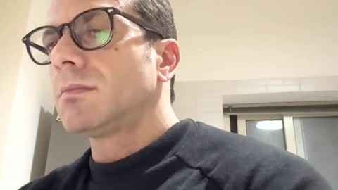 robespierre_ho online show from February 11, 7:41 pm