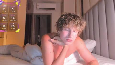 robfavorite1 online show from May 4, 3:14 pm