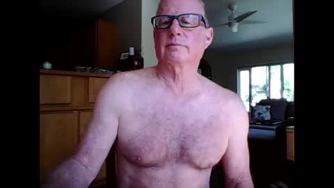 robo0000 online show from May 11, 4:48 pm