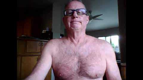 robo0000 online show from May 16, 7:12 pm