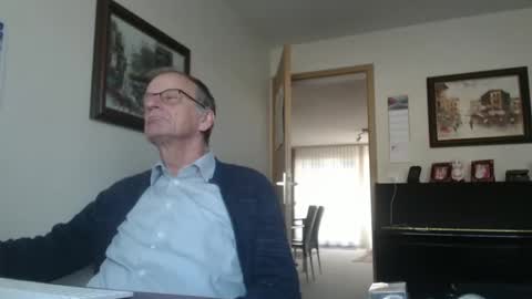 Snapshot of roboter0233 chatting on February 5, 1:33 pm roboter0233 online show from February 5, 1:33 pm