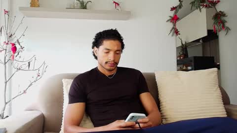 roby_millerr online show from December 21, 6:38 pm