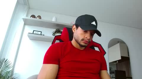 Snapshot of roby_millerr chatting on October 11, 7:07 pm roby_millerr online show from October 11, 7:07 pm