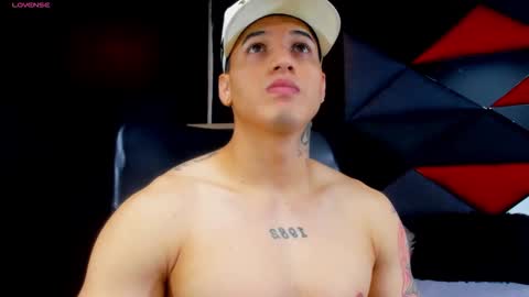 rocco_santos online show from March 3, 6:26 pm