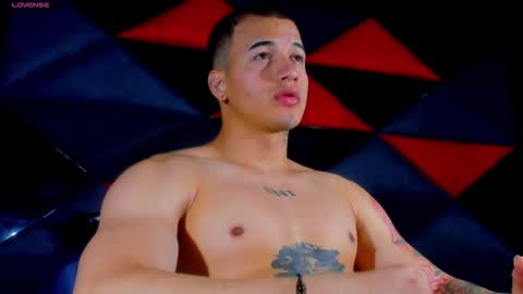 rocco_santos online show from March 19, 6:44 pm