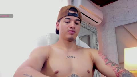rocco_santos online show from May 15, 7:00 pm