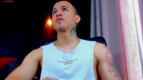 rocco_santos online show from May 5, 6:41 pm