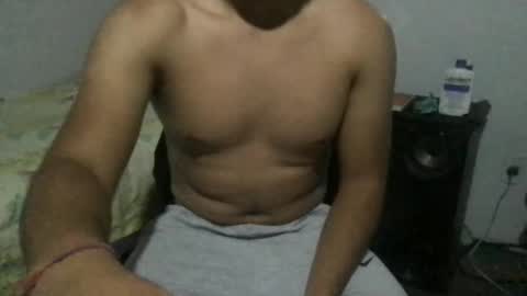 rodrigo0_0 online show from December 4, 2:53 am