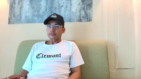 roger_flyn online show from December 20, 4:30 am