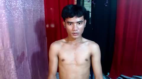 roianboyyy online show from May 21, 2:40 am