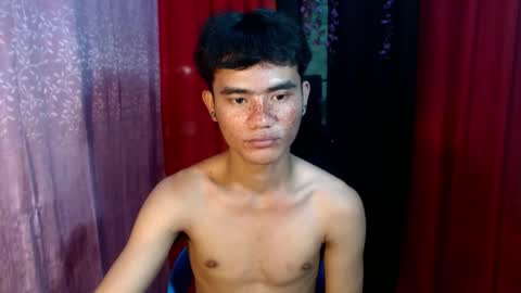roianboyyy online show from May 27, 1:35 am