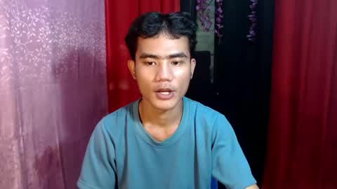 roianboyyy online show from May 25, 12:39 am