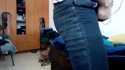 Mr. Red online show from February 11, 6:44 pm