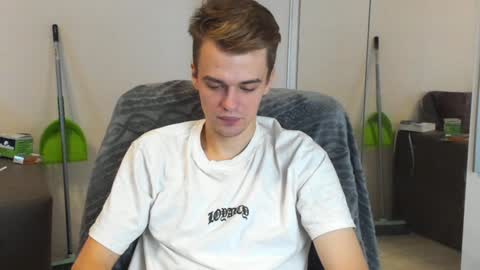 Snapshot of rokko_diamond777 chatting on December 6, 1:33 pm taylor fox online show from December 6, 1:33 pm