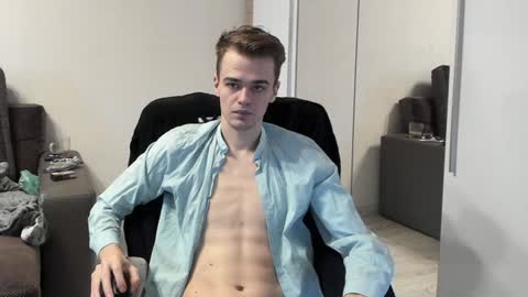 Snapshot of rokko_diamond777 chatting on February 7, 8:01 am taylor fox online show from February 7, 8:01 am