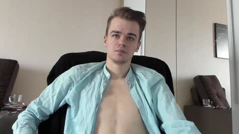 Snapshot of rokko_diamond777 chatting on February 8, 10:29 am taylor fox online show from February 8, 10:29 am