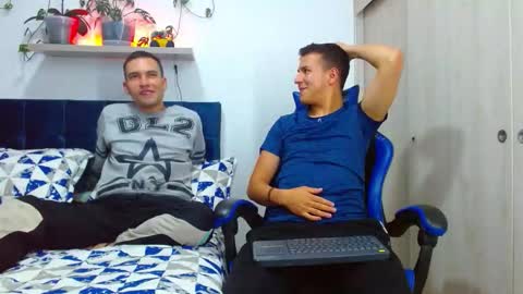 rolos_hot32 online show from March 20, 8:34 pm