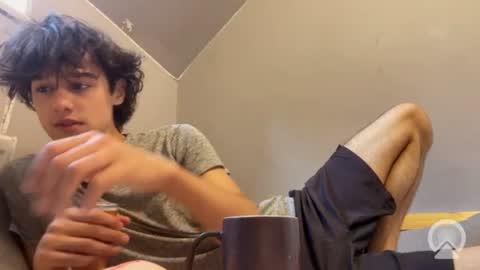 roma_shyguy_ online show from June 24, 4:04 am
