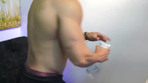 romano_kentt12 online show from June 22, 3:36 am