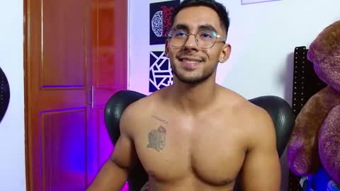 Roman online show from March 5, 8:33 pm