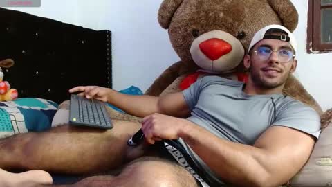 Snapshot of romanpearce_ chatting on October 8, 8:46 pm Roman online show from October 8, 8:46 pm