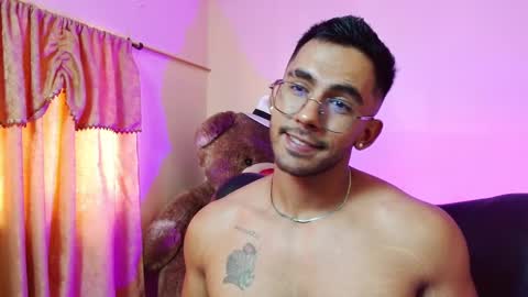 Roman online show from February 15, 8:56 pm