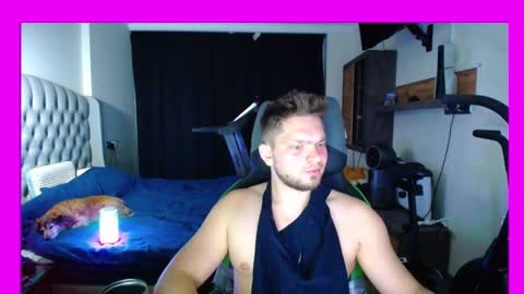 Snapshot of romantic_twunk chatting on October 4, 5:34 am romantic_twunk online show from October 4, 5:34 am