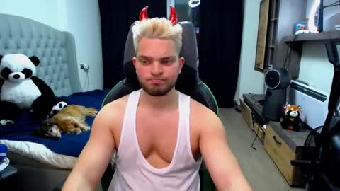 romantic_twunk online show from November 5, 4:42 pm