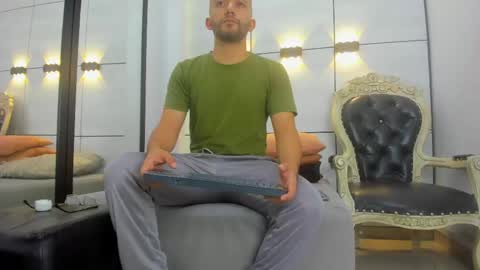 Romeo Bossi online show from April 13, 11:33 am